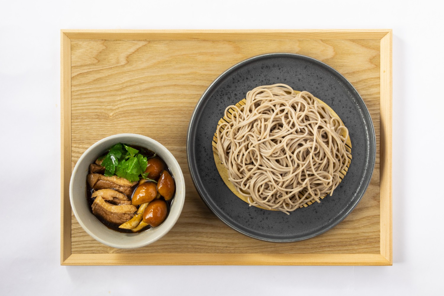 香り豊かな石臼挽きそば