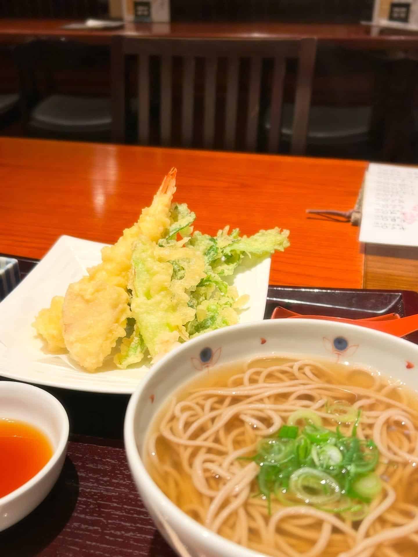 浪花そば 北浜店です