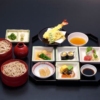 季節の移りかわりを感じる≪季節のそば膳≫